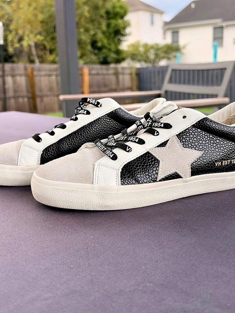 Vintage Havana | Women’s Black and White Star Sneaker - Size 8.5